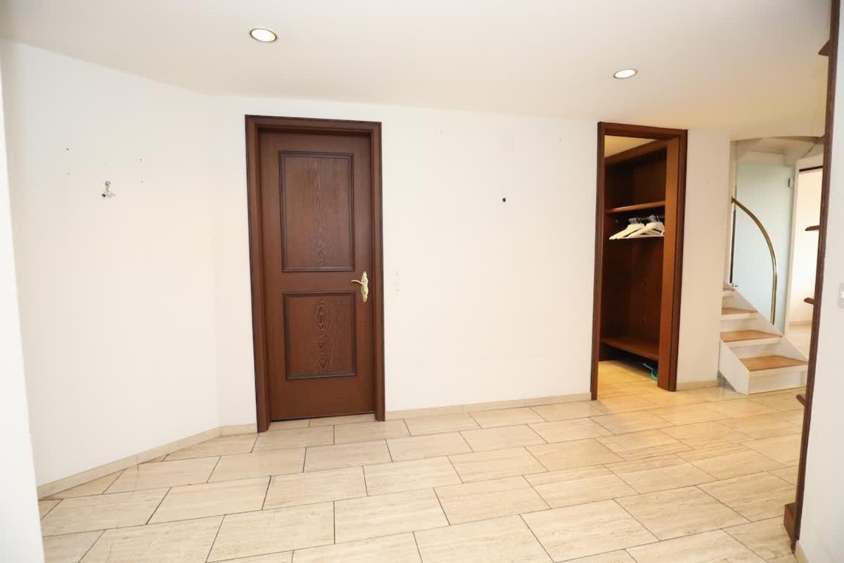 Penthouse With Jacuzzi, Sauna And Rooftop Apartemen