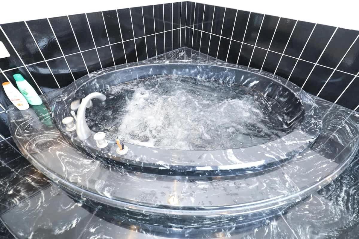 Apartemen Penthouse With Jacuzzi, Sauna And Rooftop